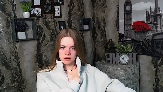 Snapshot of AliceFlirtt_ chatting on 23, 10, 2025 AliceFlirtt online show from 23, 10, 2025