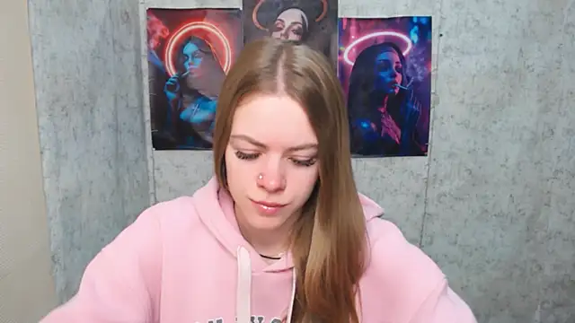 Snapshot of AliceFlirtt_ chatting on 10, 11, 2025 AliceFlirtt online show from 10, 11, 2025