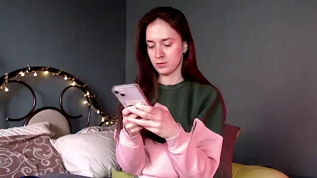 wow  kelly online show from 17, 4, 2026