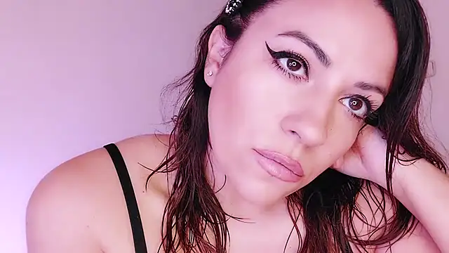 Snapshot of Latina_hot2024 chatting on 7, 3, 2025 Latina hot2024 online show from 7, 3, 2025
