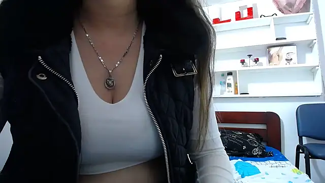 Luna girlhot  online show from 1, 2, 2026