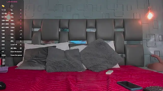 PittAndLunaa online show from 8, 3, 2025