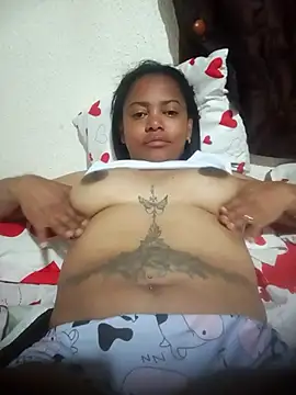 Snapshot of miakatalella23 chatting on 26, 9, 2025 miakatalella23 online show from 26, 9, 2025