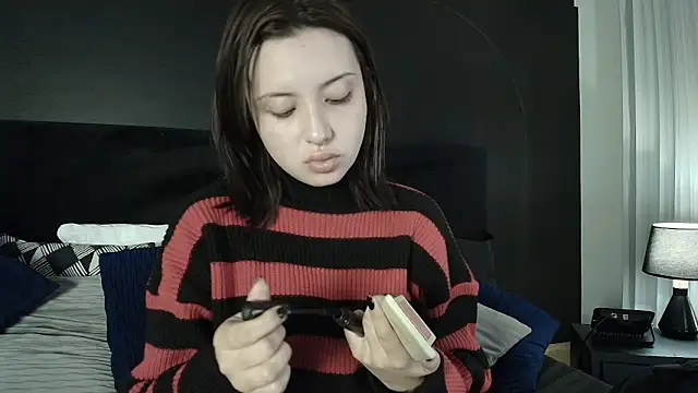 Adeelinee online show from 2, 4, 2026