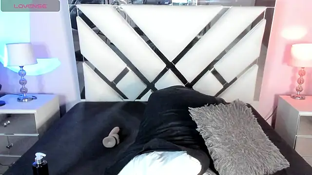 Snapshot of AnyyJones chatting on 8, 3, 2025 AnyyJones online show from 8, 3, 2025