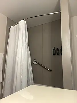 El Gizmo online show from 2, 2, 2025