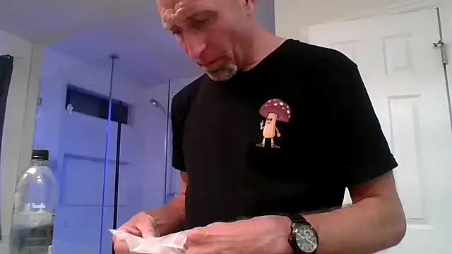 Snapshot of El_Gizmo chatting on 4, 6, 2026 El Gizmo online show from 4, 6, 2026