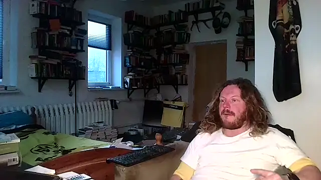 Snapshot of sunr1sa chatting on 5, 12, 2025 sunr1sa online show from 5, 12, 2025