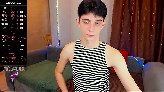 Snapshot of Aaron_Boom chatting on 14, 11, 2025 Aaron Boom online show from 14, 11, 2025