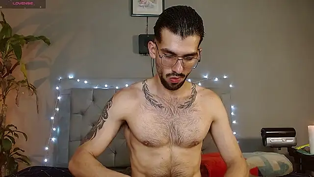 Mr WhiteCock online show from 5, 2, 2025