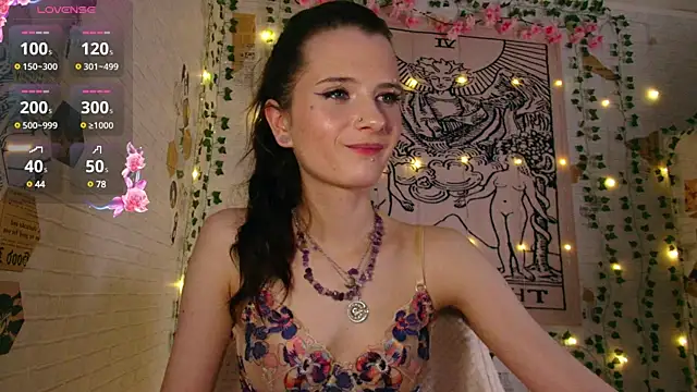 Snapshot of summerhazeee chatting on 15, 3, 2025 summerhazeee online show from 15, 3, 2025