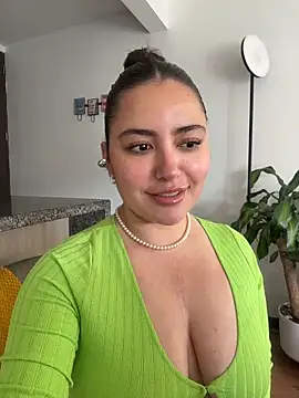 Snapshot of sukhakunis1 chatting on 1, 6, 2026 sukhakunis1 online show from 1, 6, 2026