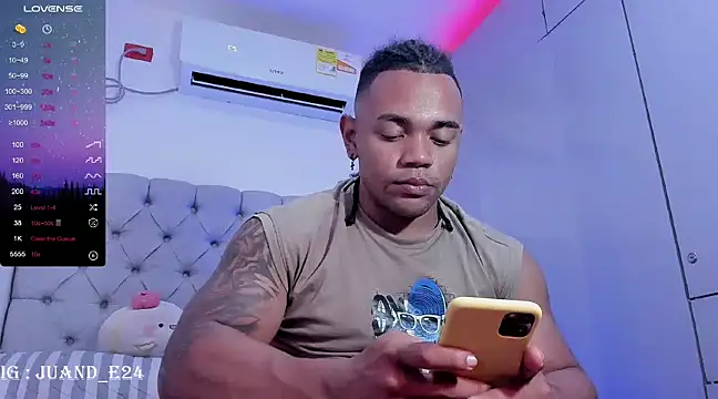 Snapshot of juande_24 chatting on 20, 2, 2025 juande 24 online show from 20, 2, 2025