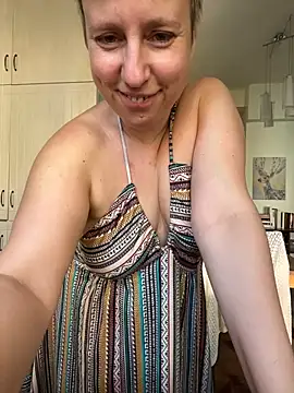 Snapshot of MariaValentine chatting on 12, 7, 2026 MariaValentine online show from 12, 7, 2026