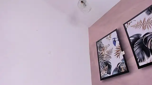 Snapshot of DahianaLincoln chatting on 28, 10, 2025 DahianaLincoln online show from 28, 10, 2025