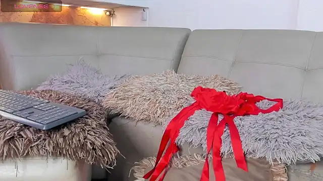 Snapshot of DahianaLincoln chatting on 3, 12, 2025 DahianaLincoln online show from 3, 12, 2025