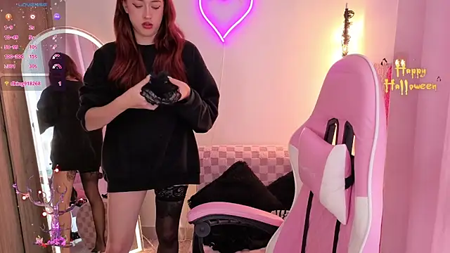 Snapshot of violet_ch chatting on 13, 10, 2025 violet ch online show from 13, 10, 2025