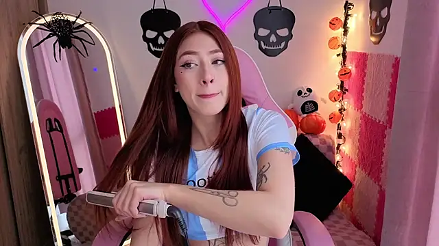 Snapshot of violet_ch chatting on 22, 10, 2025 violet ch online show from 22, 10, 2025