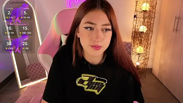 Snapshot of violet_ch chatting on 29, 11, 2025 violet ch online show from 29, 11, 2025