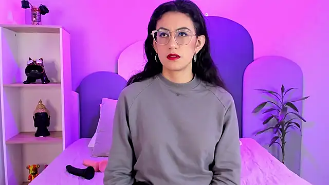 SophieGomez22 online show from 26, 10, 2025