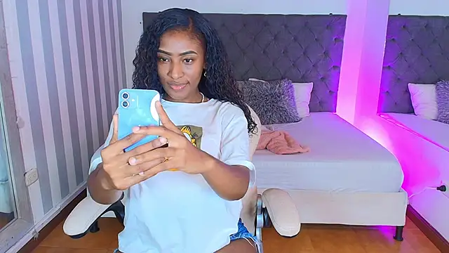 Snapshot of rebeca_cortez_ chatting on 9, 1, 2025 rebeca cortez online show from 9, 1, 2025