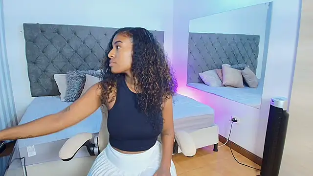Snapshot of rebeca_cortez_ chatting on 16, 1, 2025 rebeca cortez online show from 16, 1, 2025
