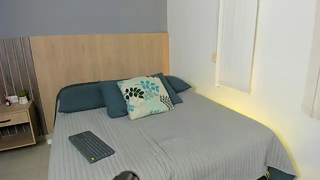 Snapshot of rebeca_cortez_ chatting on 20, 10, 2025 rebeca cortez online show from 20, 10, 2025