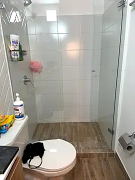 Snapshot of Eva_Gonzalez chatting on 5, 10, 2025 Eva Gonzalez online show from 5, 10, 2025