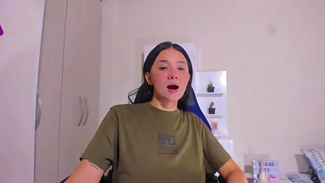 Snapshot of anny_vittar chatting on 5, 2, 2025 anny vittar online show from 5, 2, 2025