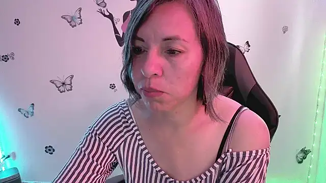 Lady breaks hearts online show from 11, 3, 2026