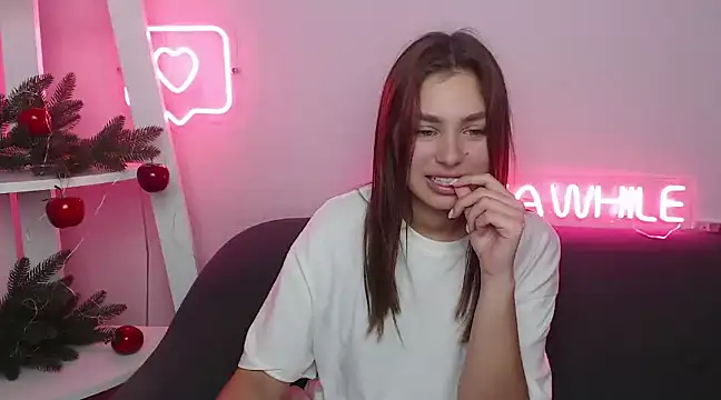 Snapshot of MilanaAngelAs chatting on 23, 12, 2024 MilanaAngelAs online show from 23, 12, 2024