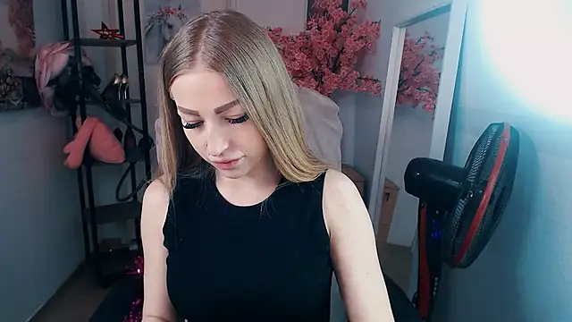 Snapshot of _KittyBoo chatting on 5, 2, 2025 KittyBoo online show from 5, 2, 2025