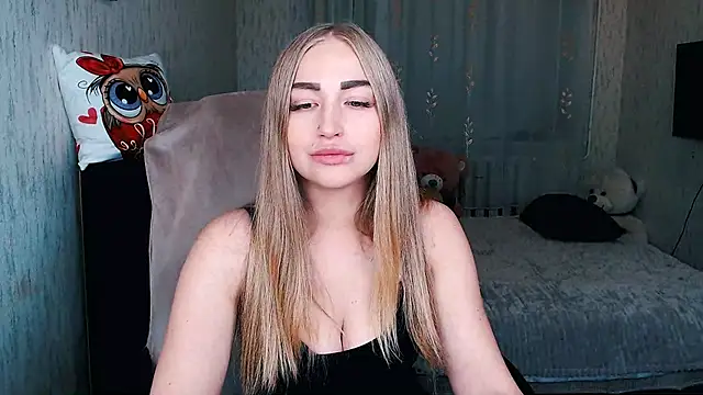 Snapshot of _KittyBoo chatting on 7, 10, 2025 KittyBoo online show from 7, 10, 2025