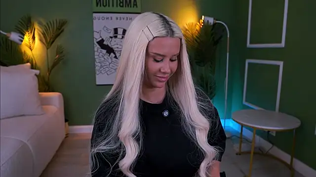 EvaZane online show from 15, 4, 2026