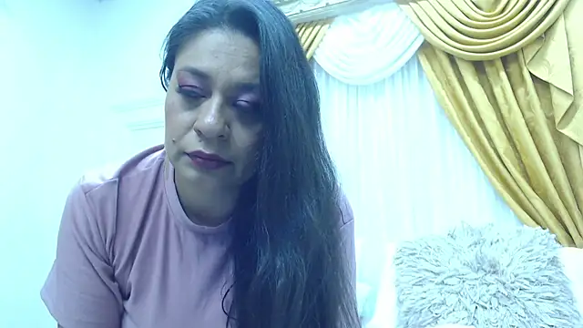 MiaCallie online show from 7, 3, 2025