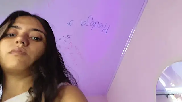 Snapshot of ViolettaSummer chatting on 1, 2, 2025 ViolettaSummer online show from 1, 2, 2025