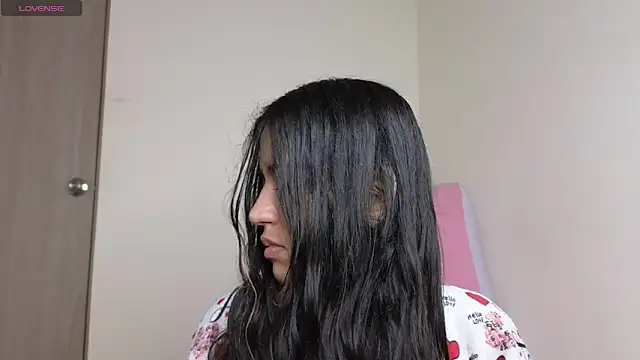 Snapshot of ViolettaSummer chatting on 23, 9, 2025 ViolettaSummer online show from 23, 9, 2025