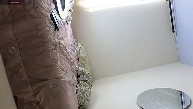 Snapshot of ViolettaSummer chatting on 4, 10, 2025 ViolettaSummer online show from 4, 10, 2025