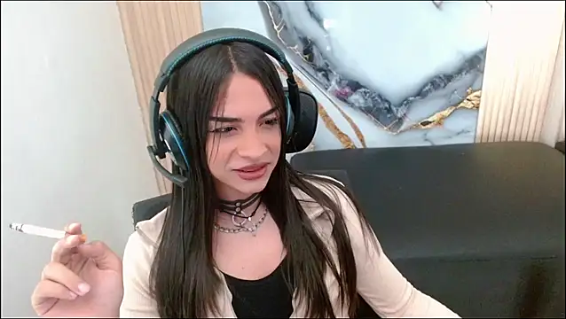 Dollbehavior  online show from 20, 9, 2025