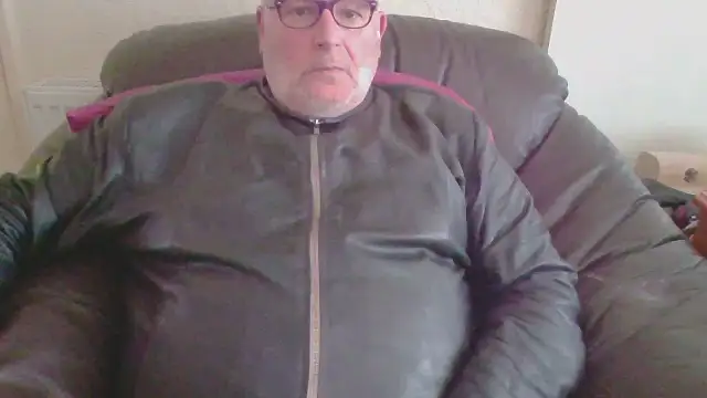Snapshot of Leatherman63 chatting on 1, 7, 2026 Leatherman63 online show from 1, 7, 2026
