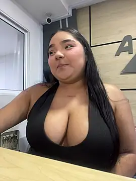 little lissiee online show from 19, 4, 2026