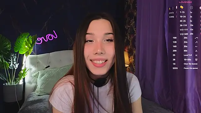 Kaia Sunshine Mia online show from 28, 2, 2025