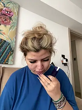 AllysonK online show from 16, 4, 2026