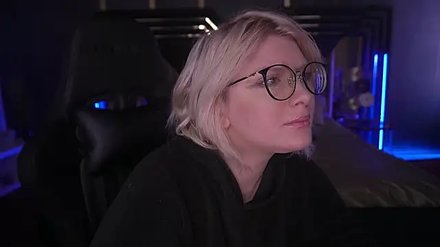 CoolTatis online show from 22, 2, 2025