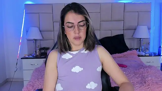Snapshot of IsisLoveyes_ chatting on 12, 12, 2024 IsisLoveyes online show from 12, 12, 2024