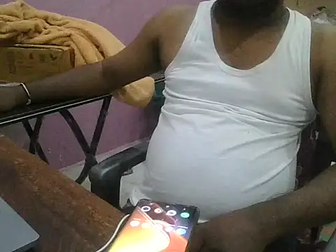 Snapshot of ITGuyhyd chatting on 28, 11, 2025 ITGuyhyd online show from 28, 11, 2025