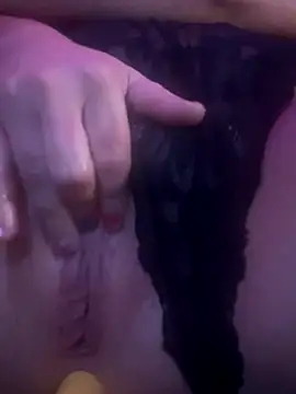 GinAnnTonic online show from 3, 10, 2025