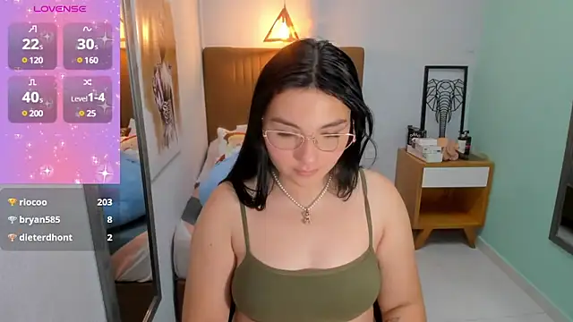 Snapshot of delilaquinn chatting on 27, 12, 2024 delilaquinn online show from 27, 12, 2024