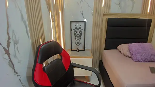 Snapshot of delilaquinn chatting on 17, 10, 2025 delilaquinn online show from 17, 10, 2025