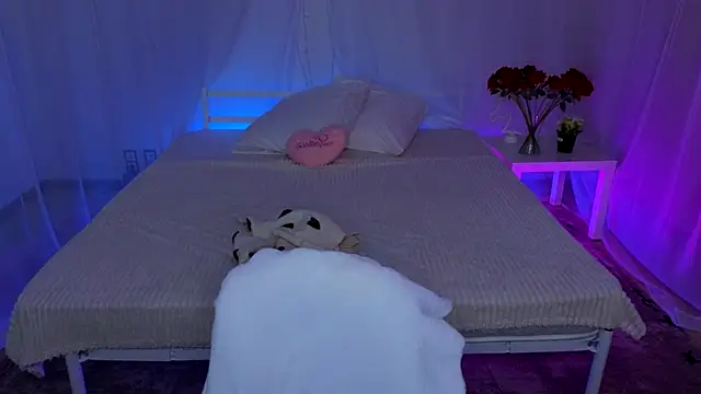 Snapshot of Hayle_Hill chatting on 8, 11, 2025 Hayle Hill online show from 8, 11, 2025